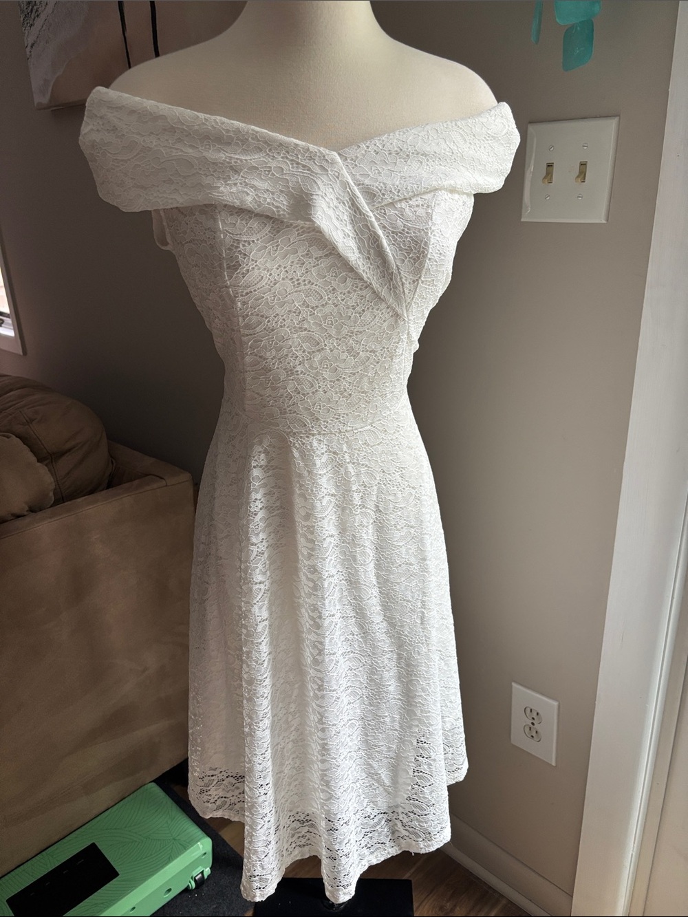 Off-the-Shoulder White Lace Dress